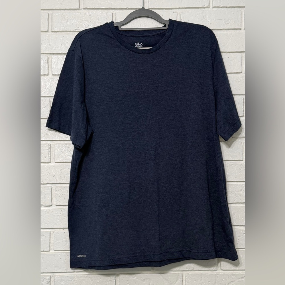 Men’s Athletic Works DriWorks tee. Size XL